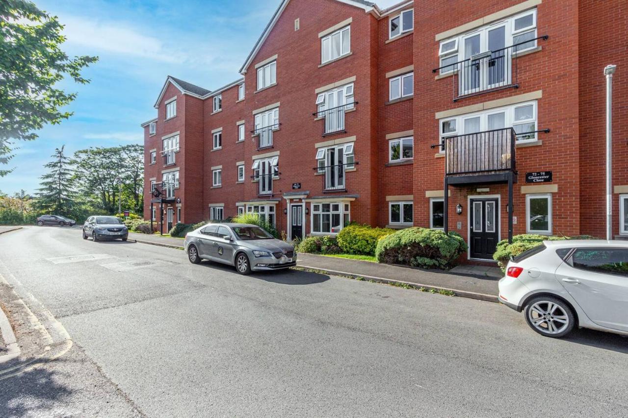 Lovely 2Bed Apt In Redditch, Free Wi-Fi & Parking Exterior photo